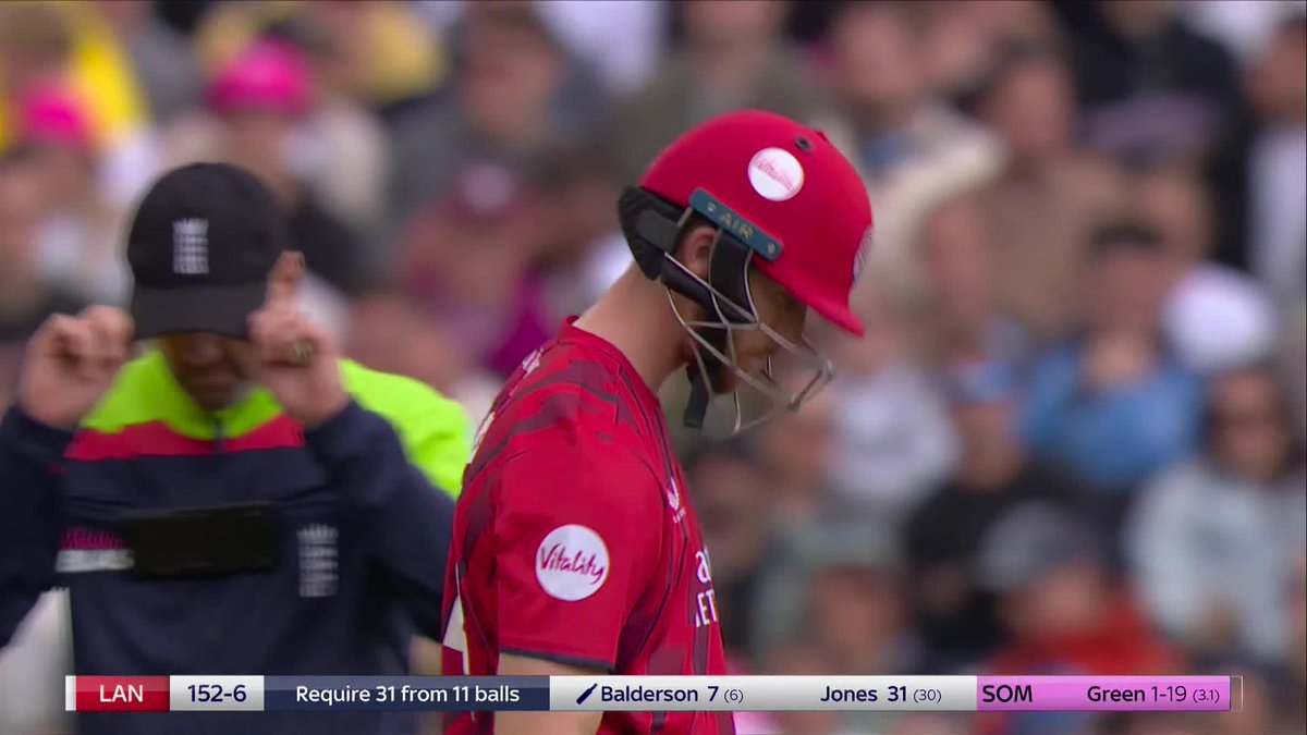 George Balderson has been retired out by Lancashire Lightning Tom Hartley was the new batter... and he was caught first ball! 😨