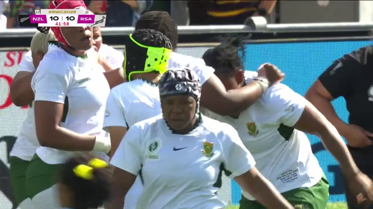 Aphiwe Ngwevu powers over 💪 South Africa head into the break level with reigning champions New Zealand! Can the Springbok women spring a surprise on the Black Fearns? #RWC2025 #BBCRugby
