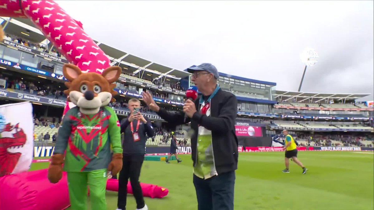 Here it is, folks: the 2025 Mascot Derby 👀 An incredible show of sportsmanship by Hawky after... well, cheating 😐