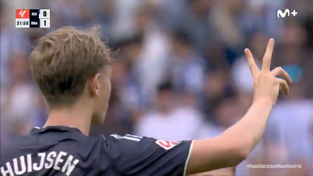 🟥 Roja directa para Huijsen por esta falta sobre Oyarzábal. #LALIGAEASPORTS #LaCasaDelFútbol