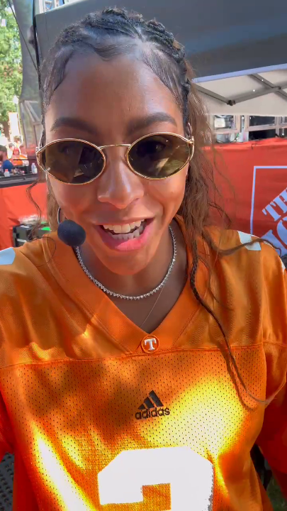 "Tennessee all day. WE GONNA SHOCK THE WORLD!" 😤 Candace Parker is ready to take the desk with College GameDay in Knoxville 🔥