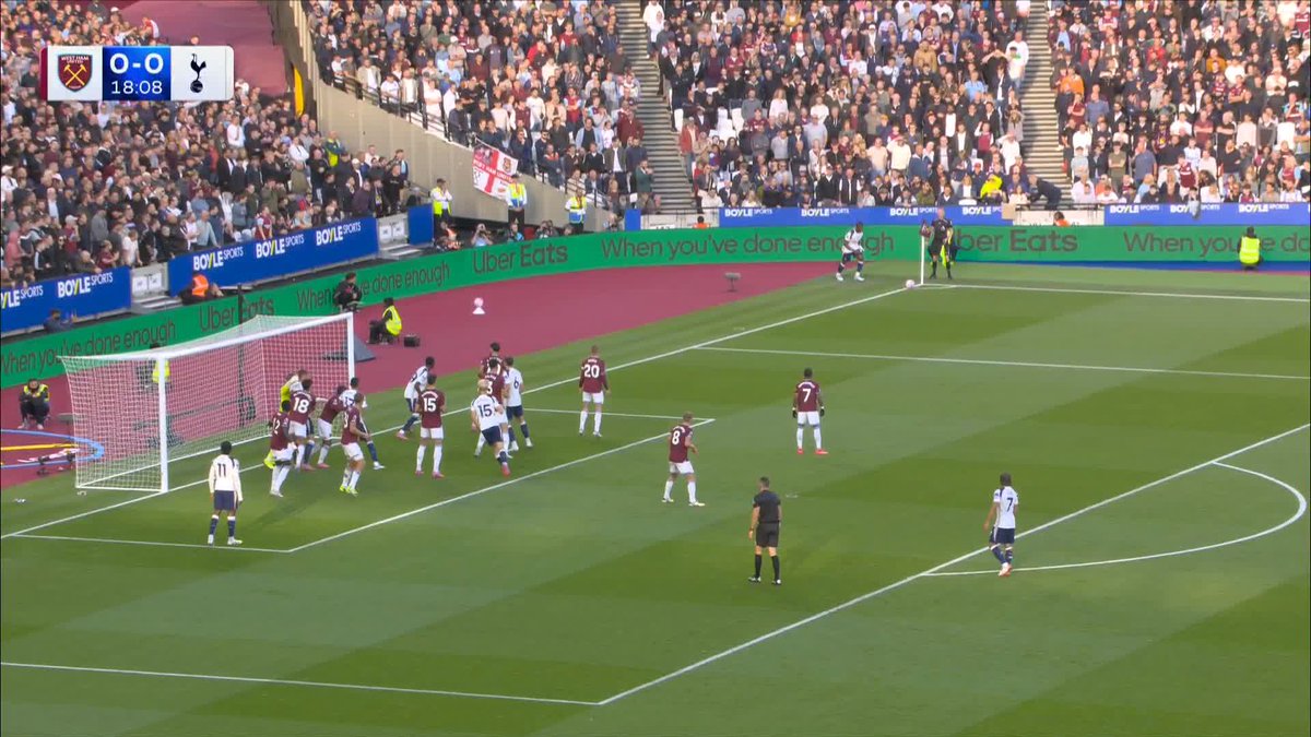 Christian Romero has his goal ruled out for a foul after being judged to have pushed Walker-Peters out of the way in the build-up ❌