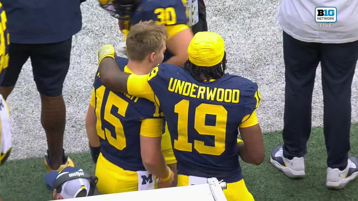 What's Bryce Underwood telling Chase Herbstreit here? 😊 📺: BTN