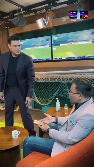 𝘚𝘢𝘸𝘢𝘢𝘭 𝘴𝘪𝘮𝘱𝘭𝘦 𝘩𝘢𝘪… 𝘫𝘢𝘸𝘢𝘣 𝘢𝘶𝘳 𝘣𝘩𝘪 𝘴𝘪𝘮𝘱𝘭𝘦 😆 INDIA vs PAKISTAN 👉 Kal, shaam 7 baje, Sony Sports Network ke TV channels aur Sony LIV par. Samir Kochhar | Syed Saba Karim | #SonySportsNetwork #DPWorldAsiaCup2025