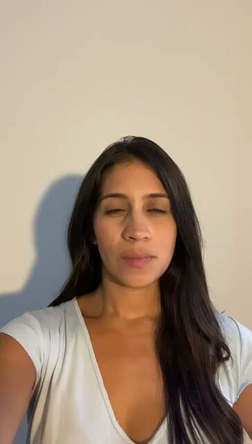 Macario González, ex alcalde de Barquisimeto y profesor universitario, fue desaparecido forzosamente la tarde del #12Sep en el estado #Lara. Su hija, Macarena González, denuncia que desde ese momento se desconoce su paradero, teme por su vida y alerta que su padre es paciente cardíaco, depende de medicación permanente y requiere una dieta estricta. Macario es un dirigente activo que, pocas horas antes de su desaparición, había expresado públicamente en su cuenta de X la exigencia de libertad para los presos políticos. Hoy, es él quien se encuentra privado de libertad por un régimen que utiliza la desaparición forzada como método de persecución y silenciamiento. Nuestra Constitución, en su artículo 44, establece que la libertad personal es inviolable y, en sus numerales 1 y 2, dispone que una persona solo puede ser detenida mediante orden judicial o en flagrancia. Asimismo, garantiza el derecho a comunicarse con sus familiares o abogado de confianza, y que estos sean informados del lugar de detención. Nada de esto se ha cumplido en el caso de Macario González, lo que claramente constituye una desaparición forzada.