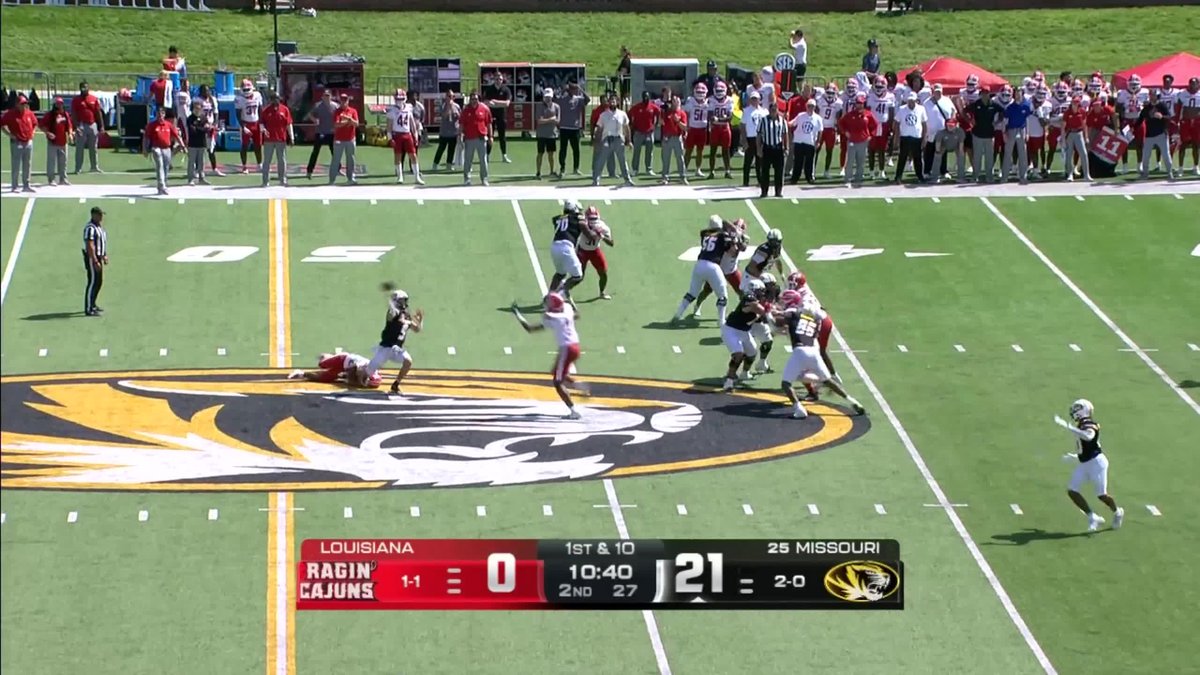 From nearly being sacked ➡️ Touchdown What a play from Beau Pribula!
