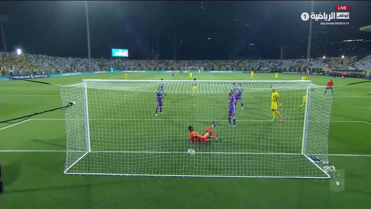 قمة الجولة الثالثة للدوري الإماراتي بين الوصل والعين انتهت بتعادل (1-1). العين رفع رصيده إلى 7 نقاط في وصافة الترتيب خلف شباب الأهلي دبي بفارق الأهداف، والوصل رفع رصيده إلى 4 نقاط.