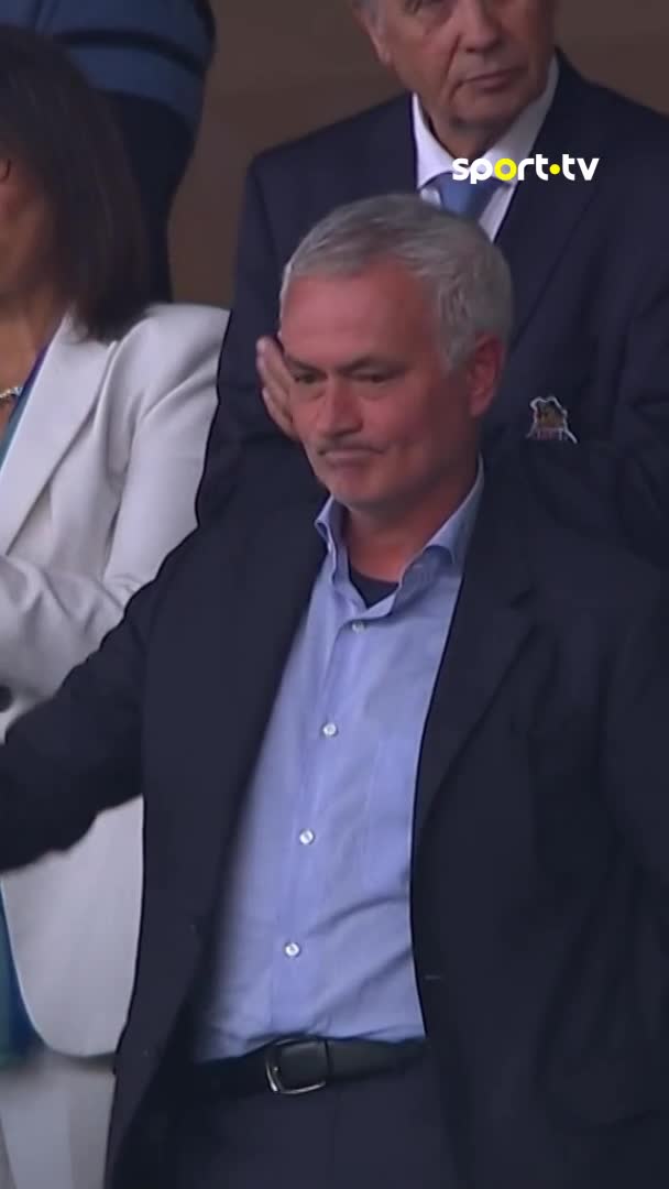 José Mourinho no Estádio do Dragão 🐐 #sporttvportugal #LIGAnaSPORTTV #ligaportugalbetclic #fcporto #nacional