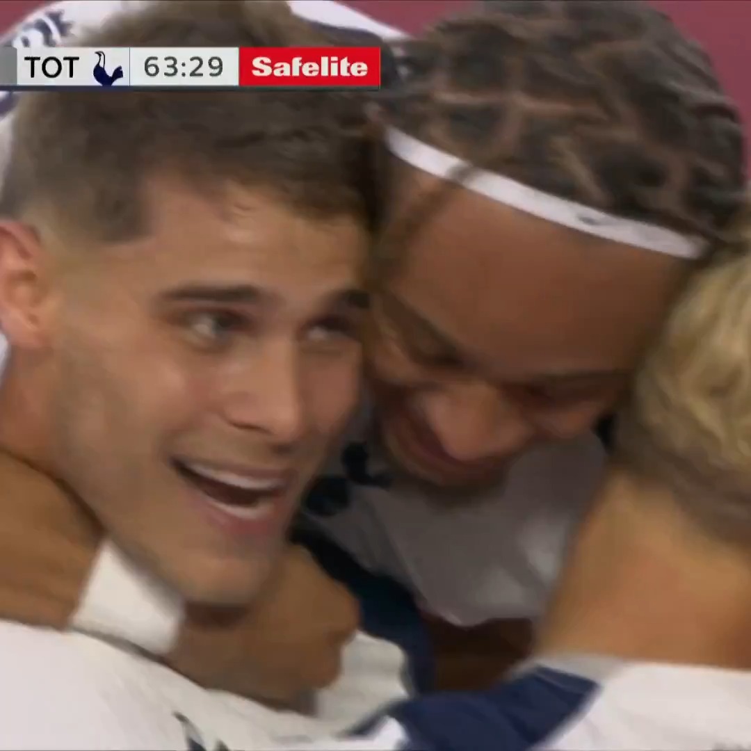 Micky Van de Ven caps off a perfect night for Spurs with a third goal!