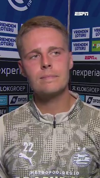 Joey Veerman vond het helemaal niet leuk om op het veld te staan tijdens het spektakelstuk N.E.C. - PSV: "Dit heeft niks met voetbal te maken, lange ballen schieten en hopen dat-ie goed valt" #necpsv