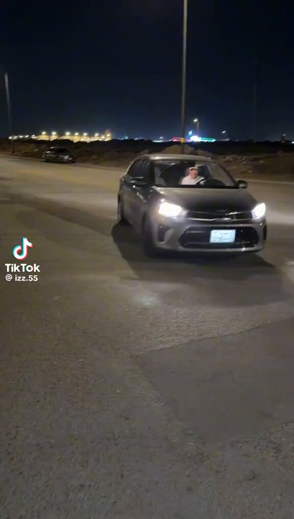 أقدم سائق لاوبر دخله الشهري بين ٥٠٠٠ ريال و٩٠٠٠ ريال..