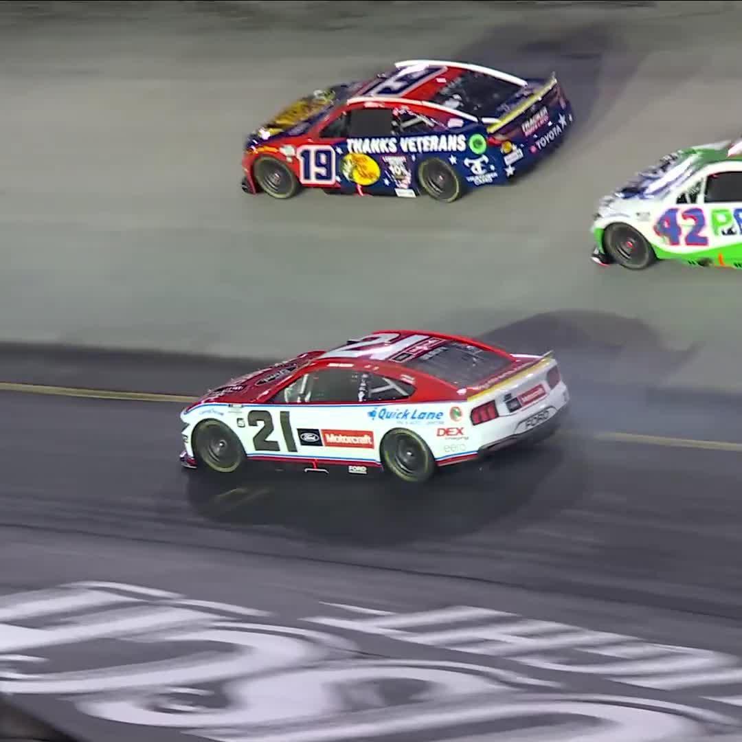 There's a problem for Josh Berry! He exits the No. 21 under his own power on Lap 80. #NASCARPlayoffs