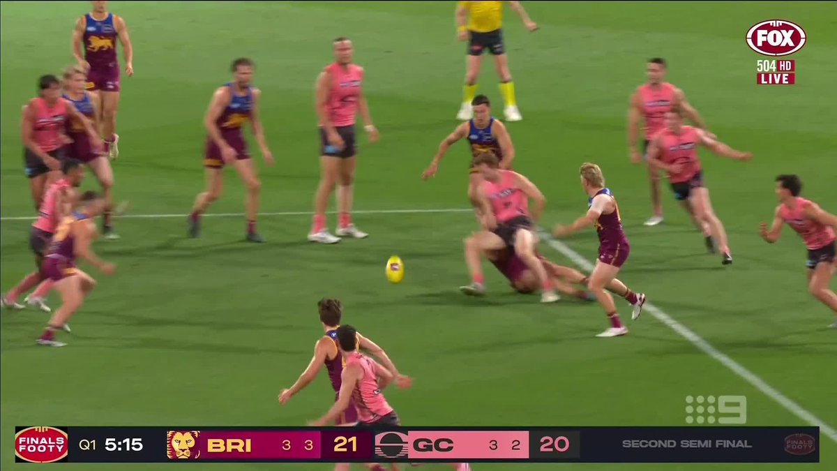 "There's no one I respect more for the way they play their footy than Josh Dunkley." 🤝 Rory Sloane on the 'best two way mid in the comp by a mile'. #9AFLSFS | Watch on Nine & 9Now 🖥️