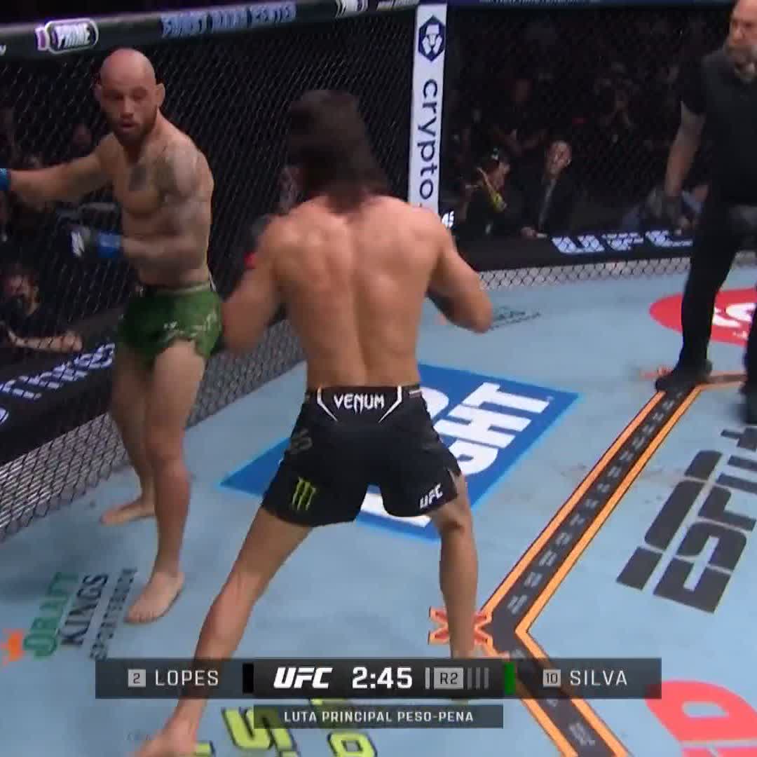 Bom momento de Jean Silva! #NocheUFC [ Assista o evento AO VIVO no @UFCFightPassBR | Assine já: ]