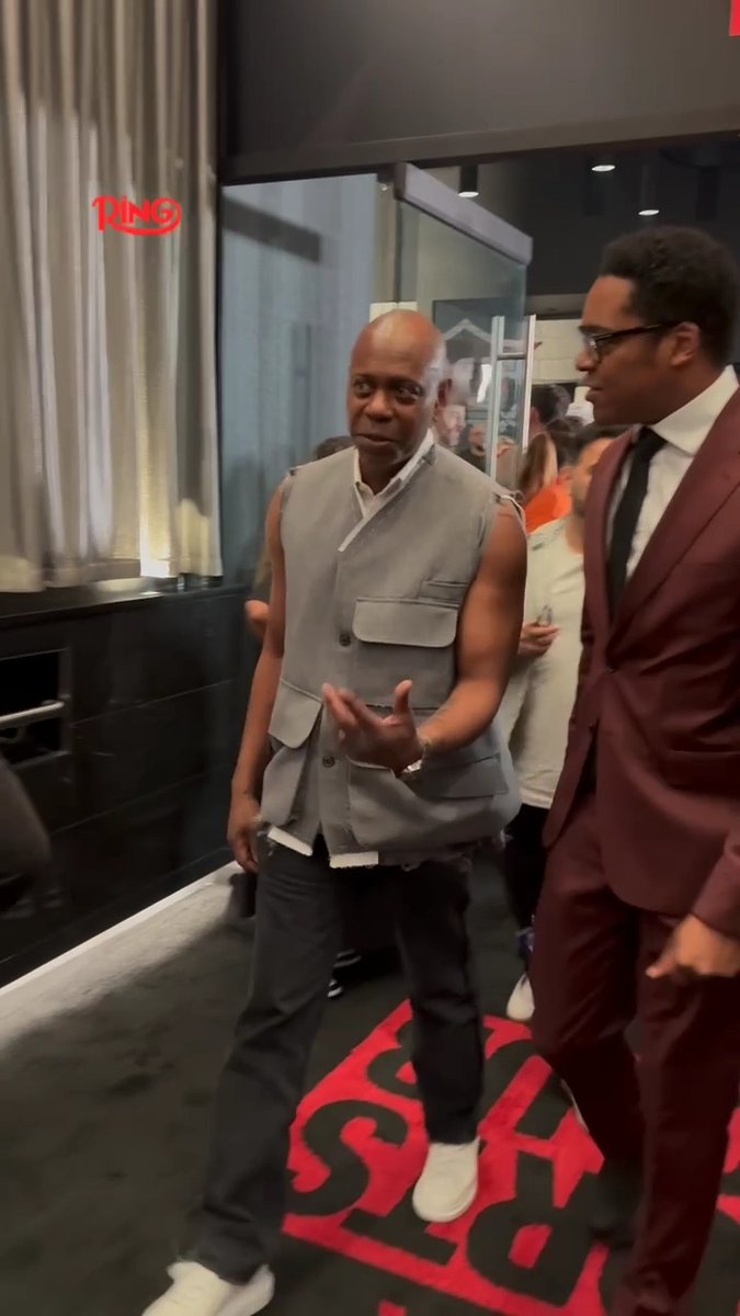 Dave Chappelle is in the building for Canelo vs Crawford ⭐️ #CaneloCrawford live on Netflix NOW l #RiyadhSeasonCard | موسم الرياض | Riyadh Season 🥊