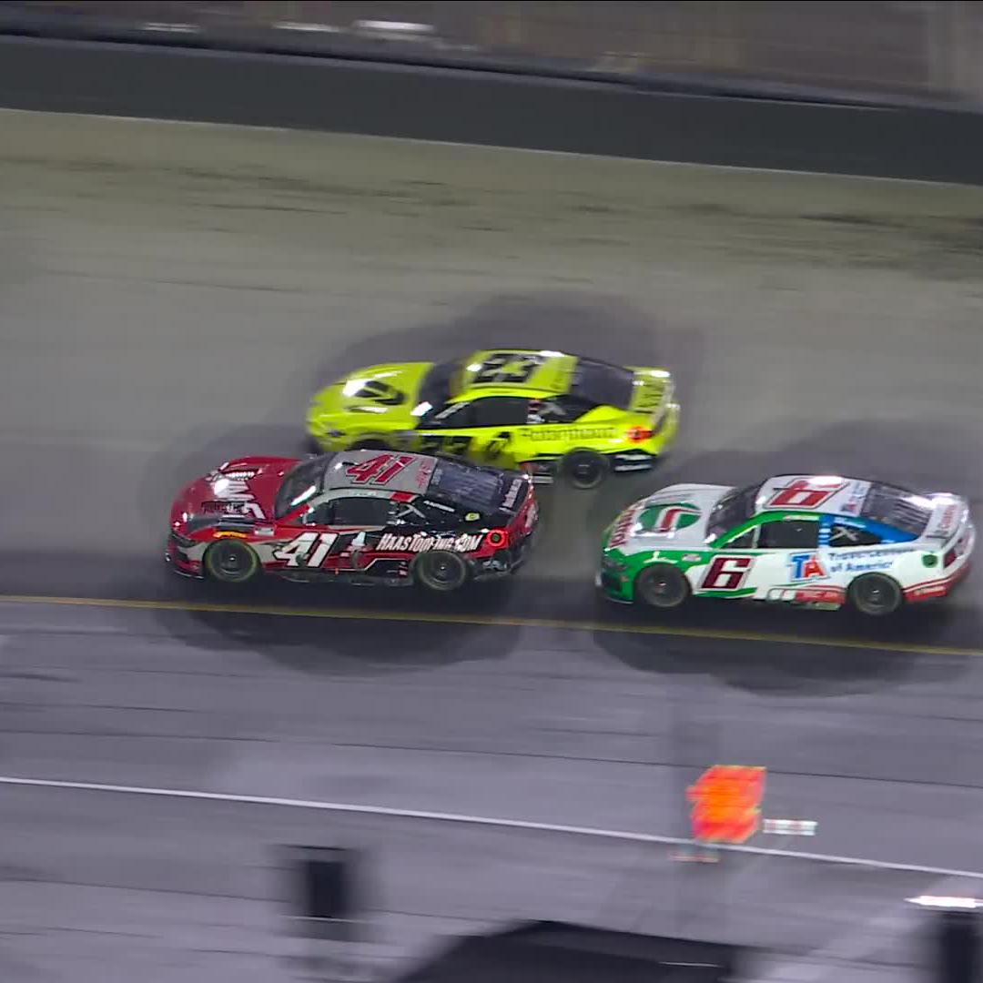 This REALLY changes everything! We are going to have a restart with less than 10 laps to go!
