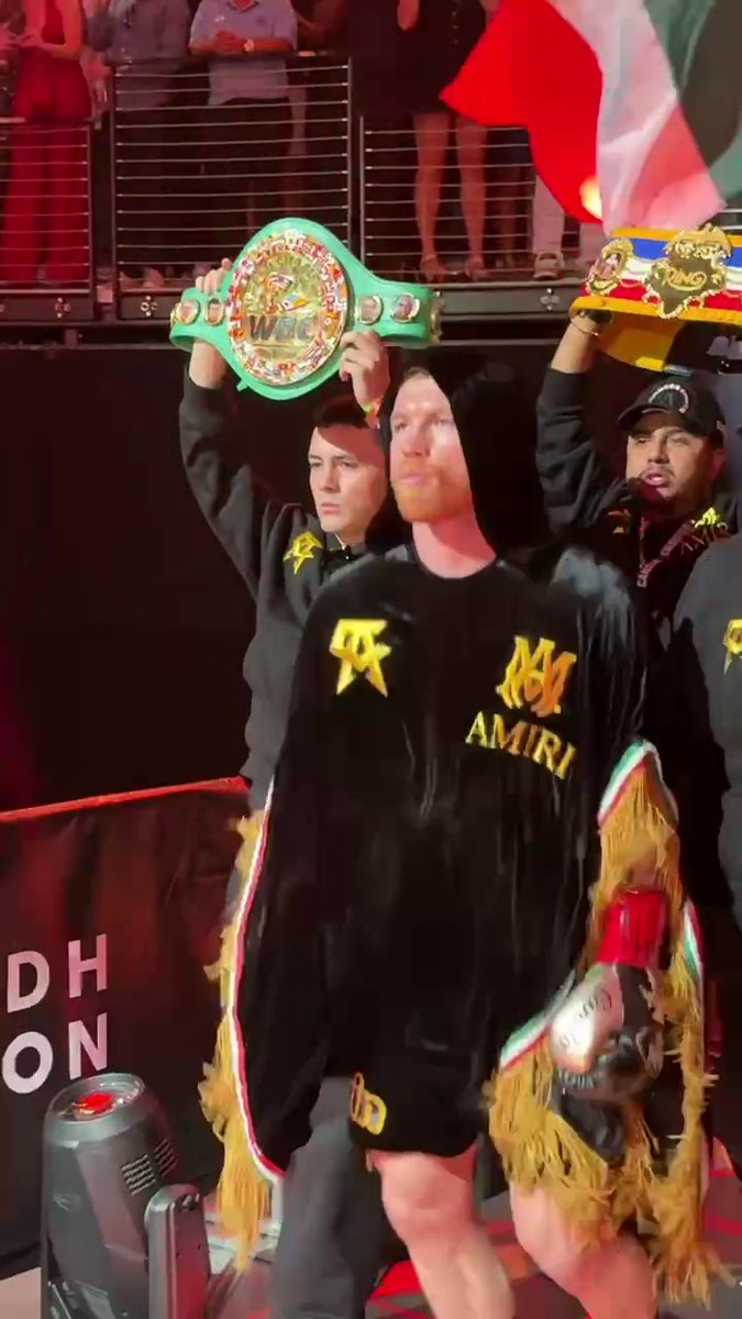 CANELO’S WALKOUT 🔥 🇲🇽 #CaneloCrawford