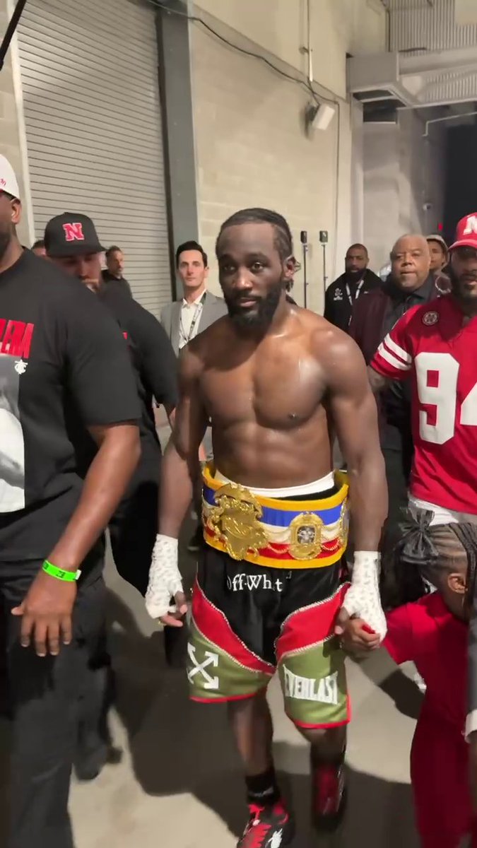 TERENCE CRAWFORD WALKS OFF AFTER HIS HISTORIC WIN 🙌 #CaneloCrawford