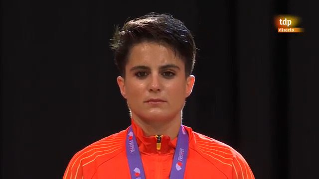 🇪🇸 Himno en honor a la supercampeona de los 35 km marcha María Pérez atisba desde podio de Tokio su lugar entre las leyendas del #atletismo Y en breves instantes empieza la 2ª sesión del día desde el estadio. En directo en TDP y RTVE Play: