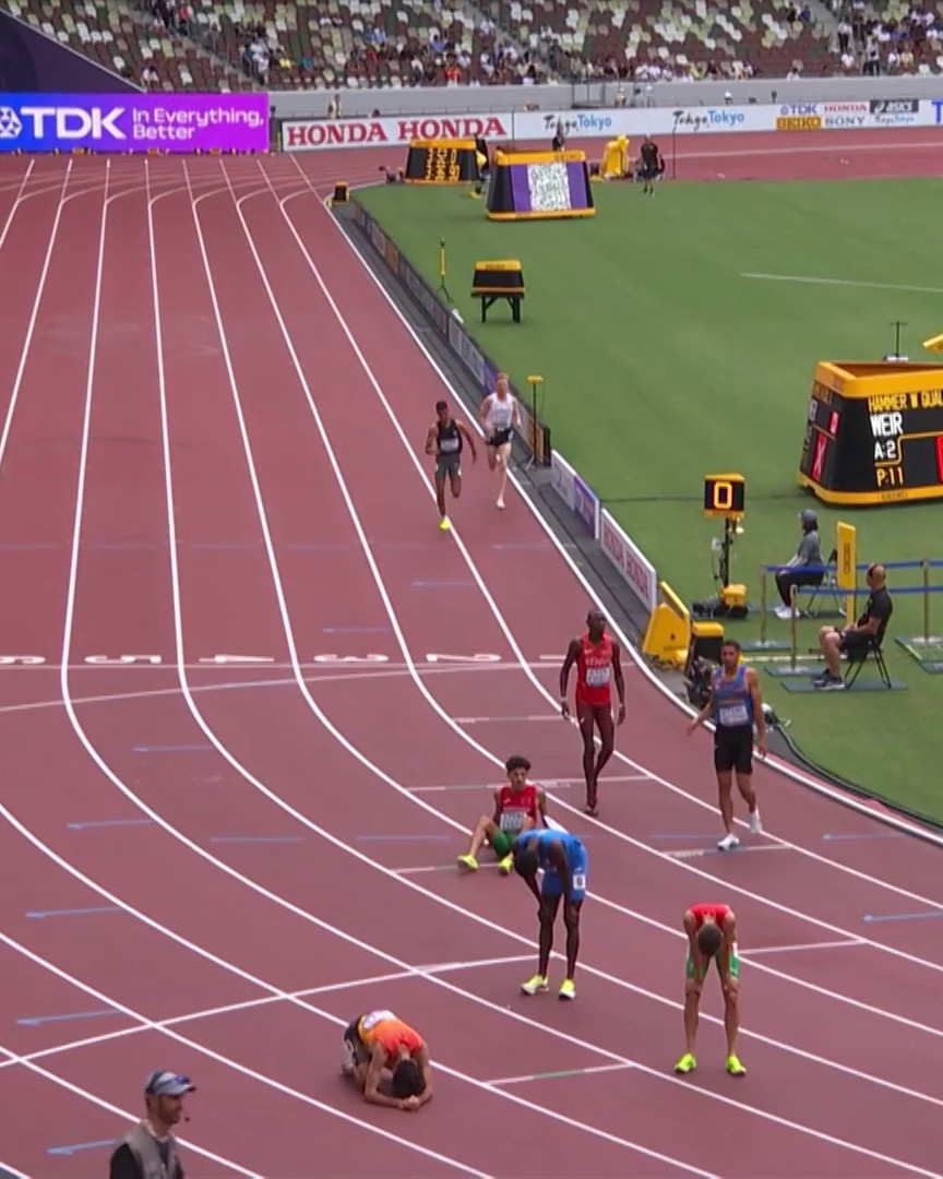 Jakob Ingebrigtsen suffered a surprise elimination in the 1500m heats after finishing 8th. 2022 World Champion Jake Wightman delivers a dominant run 👏