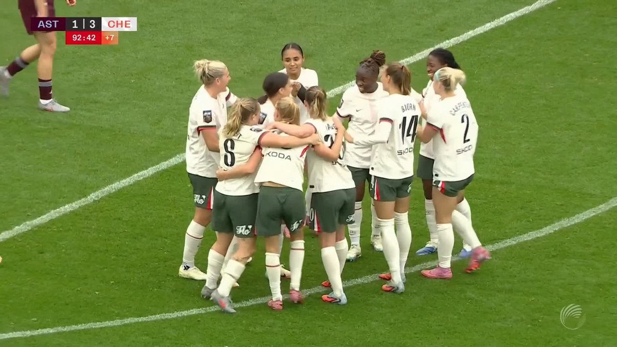 Nearly 20 months away from the game, and Sam Kerr SCORES on her first game back! 🔥