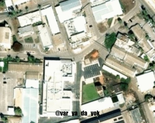 The reason for the secondary explosion in Tel Nof, is that the factory containing explosives located in this location was hit. The impact was massive and caused damage to surrounding buildings, with a fairly deep fissure forming at the impact's epicenter. 31.83070°, 34.82166°