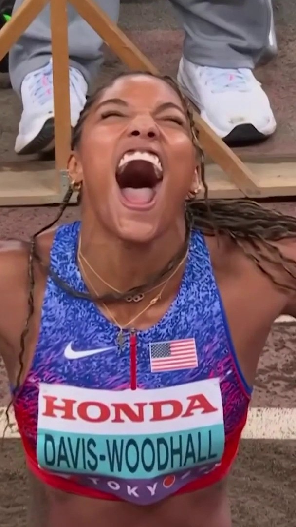 Tara Davis-Woodhall wins the women’s long jump with a 7.13m WORLD LEAD. #WorldAthleticsChamps