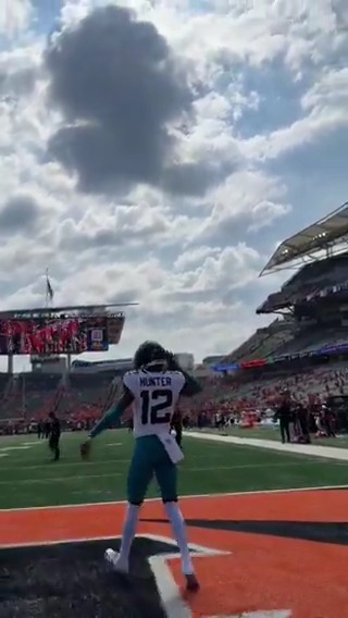 Travis Hunter loving the boos in Cincy JAXvsCIN -- 1pm ET on CBS/Paramount+