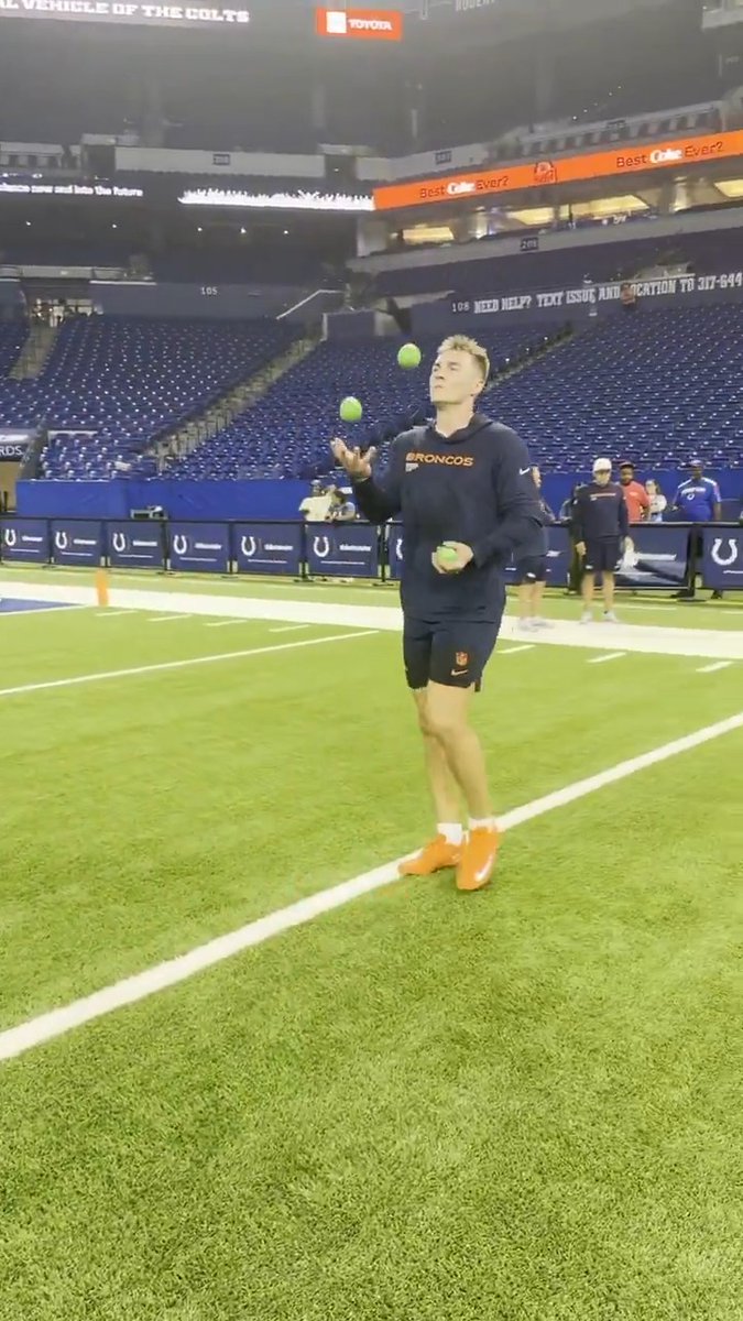 Some pregame juggling from Bo Nix 🤹 DENvsIND -- 4:05pm ET on CBS/Paramount+