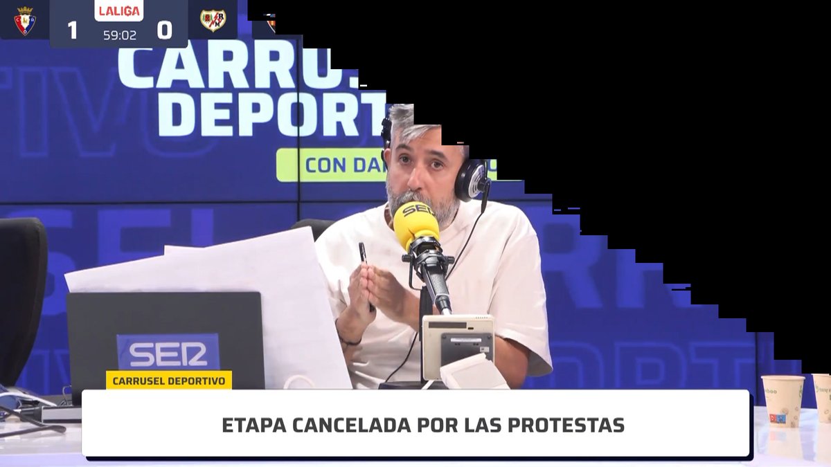 ‼️🚴#LaVuelta MANIFESTACIÓN y SUSPENSIÓN de La Vuelta en Madrid 🎙️ "El ciclismo son nuestras calles, nuestra vida y nuestros barrios; y el pueblo español ha dicho 'POR AQUÍ NO'" ✋ Palabra de Dani Garrido