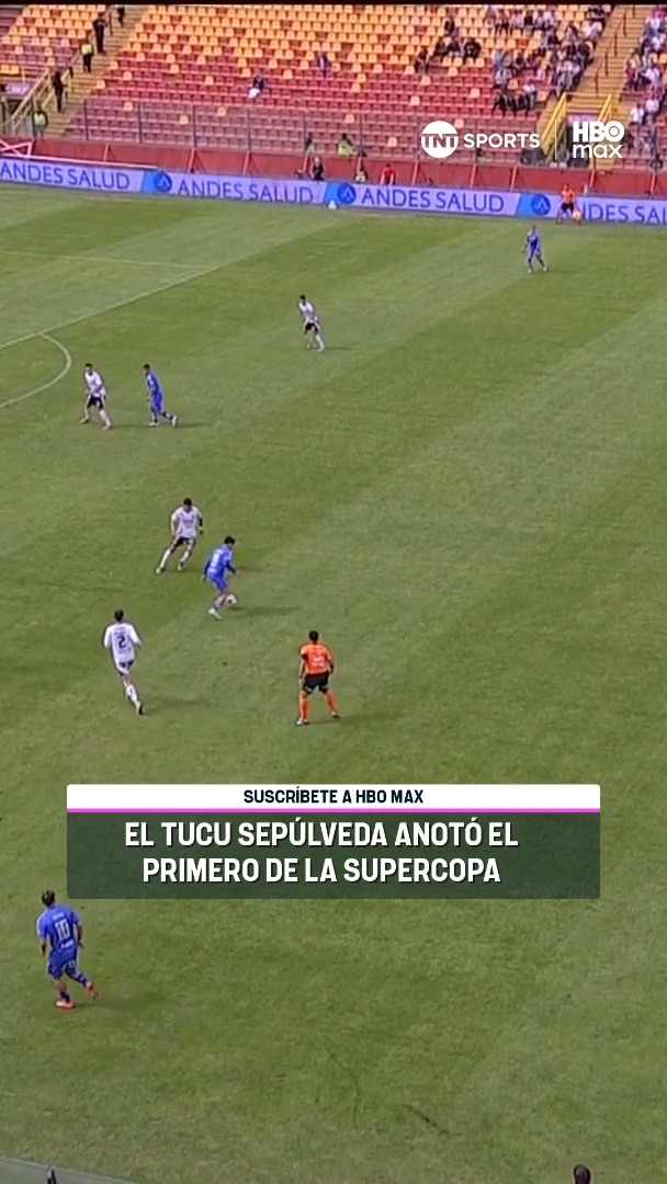 🔵🔴⚽ ¡LOS AZULES EN VENTAJA! Matías Sepúlveda se abrió camino y con este lanzamiento, batió a Fernando de Paul para poner el primero de #LaU ante #ColoColo en la #Supercopa. ¡Disfruta el #MatchdayDomingo! Suscríbete a #TNTSportsenHBOMAX 📱