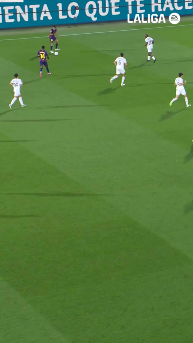 El primero de Ferran estuvo muy cerca 🤏 #laligahighlights