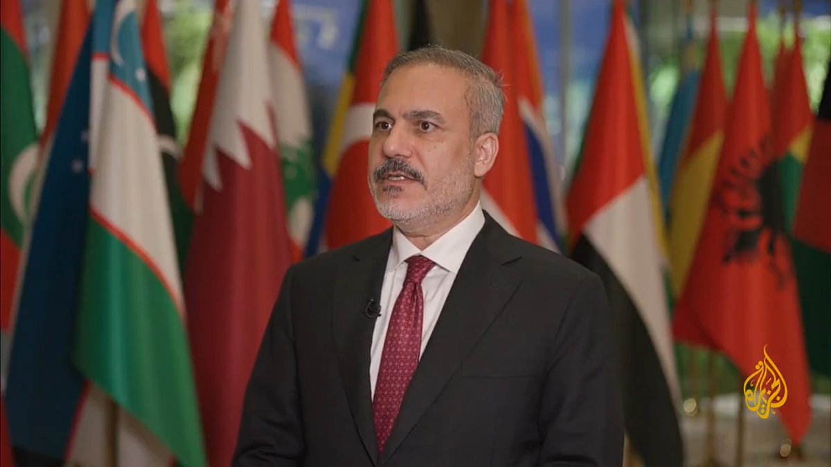 وزير الخارجية التركي هاكان فيدان للجزيرة: إسرائيل تنطلق من عقلية توسعية وعلى الدول العربية والإسلامية مواجهة ذلك، ونتابع عن قرب ما يجري في #سوريا ونرى ما يحدث في جنوبها خطيرا، والتعامل الأمريكي التفضيلي مع إسرائيل يسيء لواشنطن في المنطقة ويزعج أصدقاءها #قمة_الدوحة #الأخبار