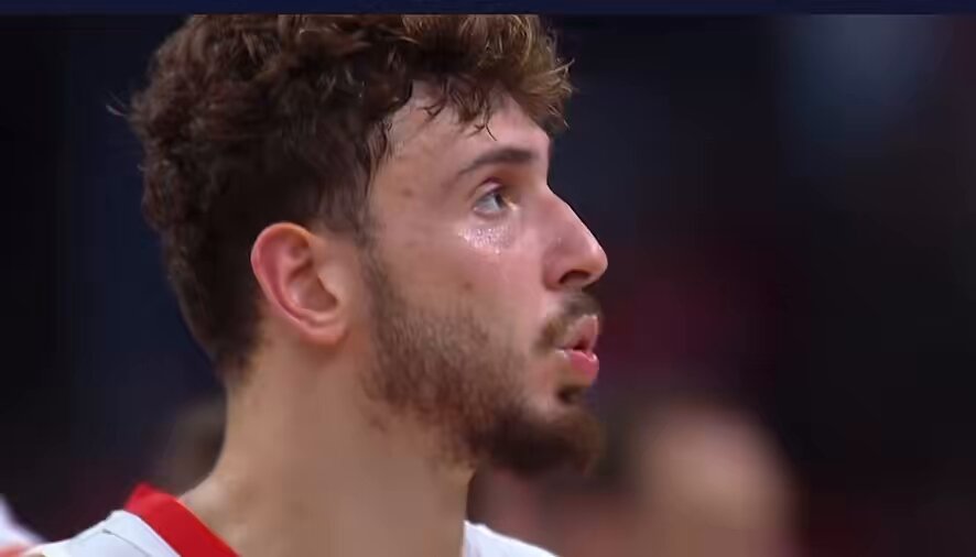 Heartbreaking loss by Türkiye but despite that what a run by Alperen Sengun and Turkiye. Barely mentioned outside of Türkiye to start the tournament and came away with the first silver medal since 2001.
