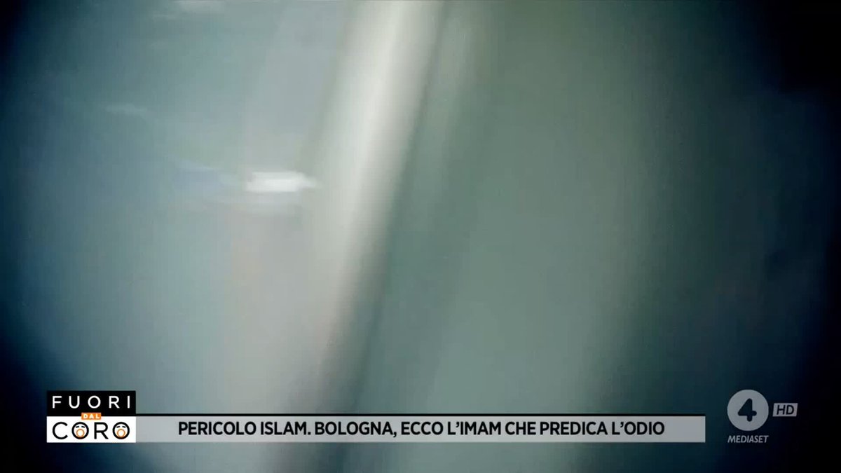 "Roma sarà conquistata dai musulmani, è scritto nel Corano, e tutto il mondo diventerà musulmano". Il commento dei musulmani che la nostra Serena Pizzi ha incontrato per le strade di #Bologna #Fuoridalcoro