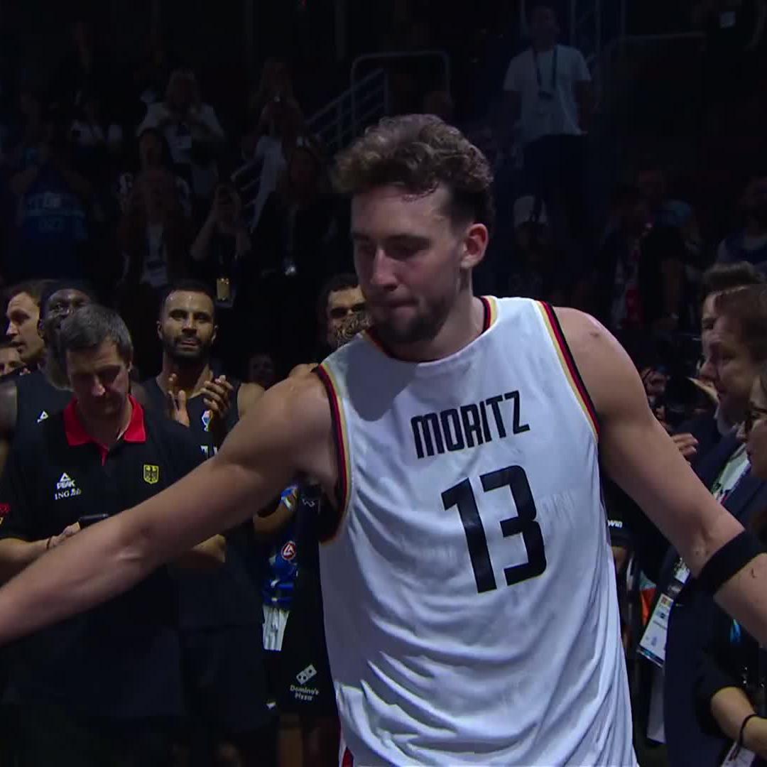 That's what brothers do. 🥹❤️ Franz Wagner wearing Moritz's jersey to receive his #EuroBasket All-Star five award.
