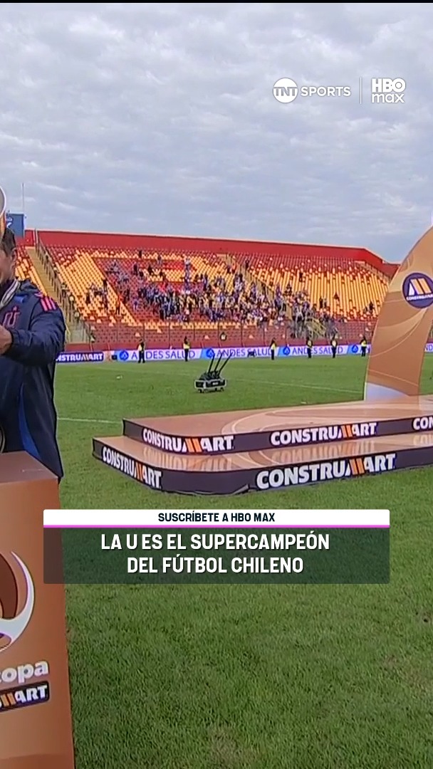 ¡EL MOMENTO DE LA CONSAGRACIÓN AZUL! 🔵🔴🏆 Marcelo Díaz y Charles Aránguiz, emblemas e ídolos de #LaU, fueron los encargados de alzar la #Supercopa que conquistaron ante #ColoColo. ¡Disfruta lo mejor de nuestro fútbol! Suscríbete a #TNTSportsenHBOMax. 📱