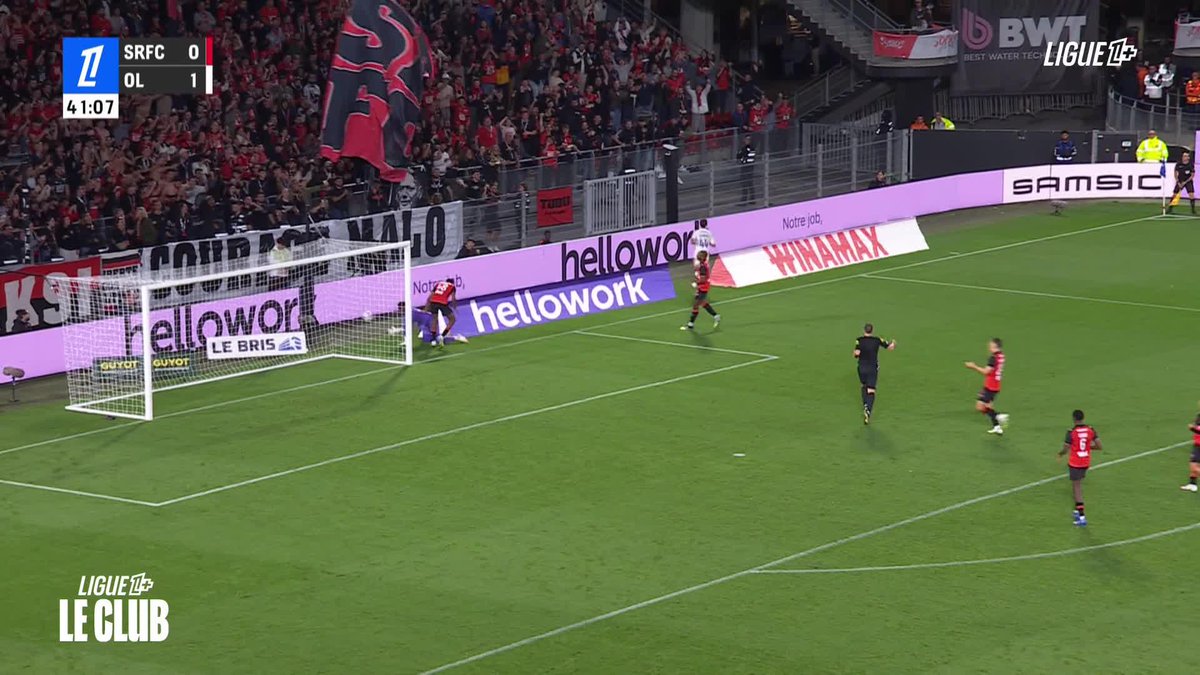 L'OL qui manque le break, le changement tactique d'Habib Beye, le carton rouge... Quel est 𝗟𝗘 tournant du match ? 👈 #SRFCOL
