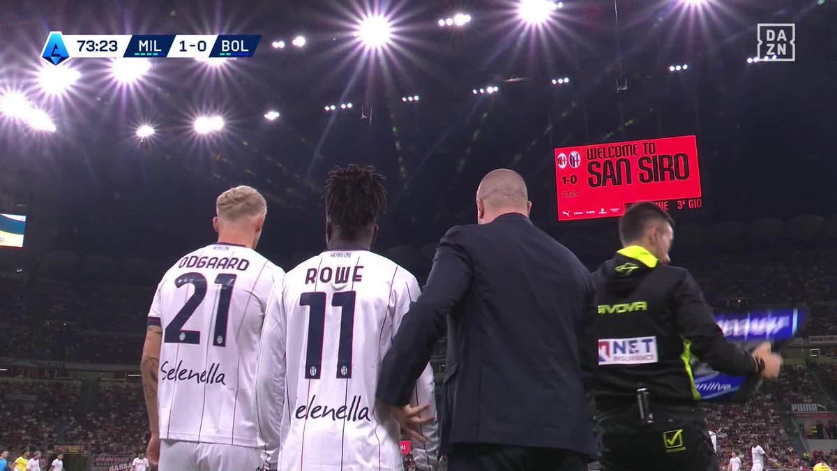 Le réalisateur a directement fait un gros plan sur Adrien Rabiot 🇫🇷 lors de l’entrée de Jonathan Rowe 🏴󠁧󠁢󠁥󠁮󠁧󠁿 face à l’AC Milan ce soir… 😅 🎥 DAZN France
