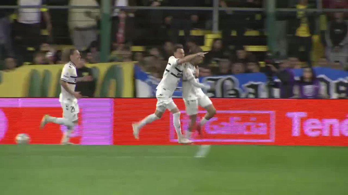 ¿EL GOLAZO DE LA FECHA? Así fue la impresionante chilena de Ronaldo Martínez para que Platense remonte 2-1 a Defensa y Justicia en Varela. #TorneoClausura