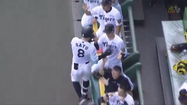 今度はレフトへ!5回裏、佐藤輝選手の第38号ツーランホームラン!本日5打点! #hanshin #虎テレ #阪神タイガース #鼓動を鳴らせ_虎道を進め