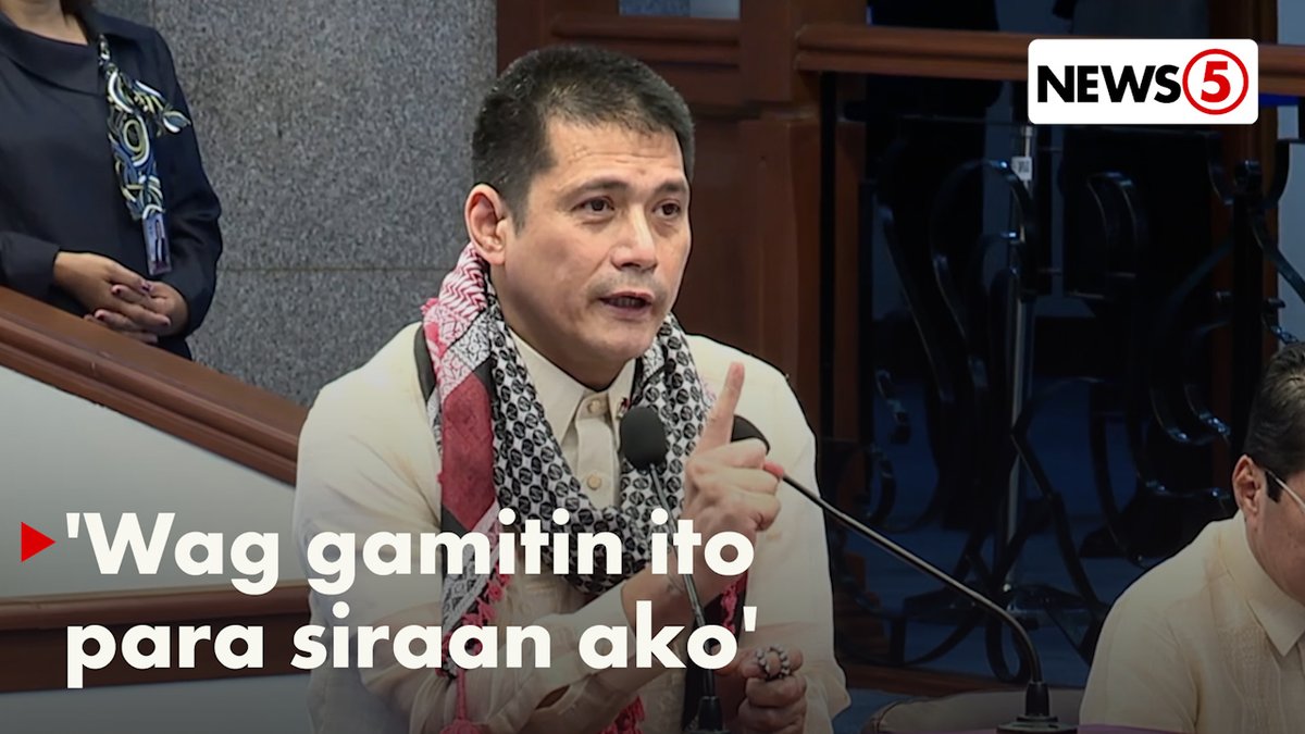 'SANA 'WAG GAMITIN ITO PARA SIRAAN AKO' Idinulog ni Sen. Robin Padilla kay Senate Pres. Tito Sotto ang hinaing niya ukol sa inilabas na mali raw na impormasyon ng isang news outlet ukol sa ginawa niyang hand sign habang umaawit ng Lupang Hinirang sa Senado. Kinuwestiyon niya kung bakit hindi naglabas ng pahayag ang sergeant-at-arms ng Senado ukol dito upang linawin ang isyu.