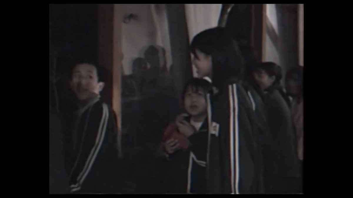 見つけてくださってありがとうございます。 資料映像に残された 林間学校の集団ヒステリー⛰️ 倒れているのは 女生徒 だけ ●●●●●の このみ ですか。 #情報をお持ちの方はご連絡ください 『#近畿地方のある場所について』 映画は大ヒット上映中です。