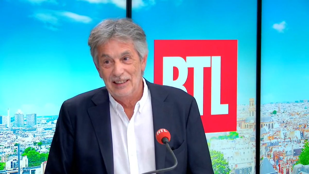 Privilèges des anciens présidents de la République : "Valéry Giscard d'Estaing est resté 36 ans après, on a calculé que ça avait coûté à peu près 130 millions" Olivier Calon, journaliste, auteur des "Privilégiés de la République", au micro d'Anne-Sophie Lapix #OnRefaitLeMonde