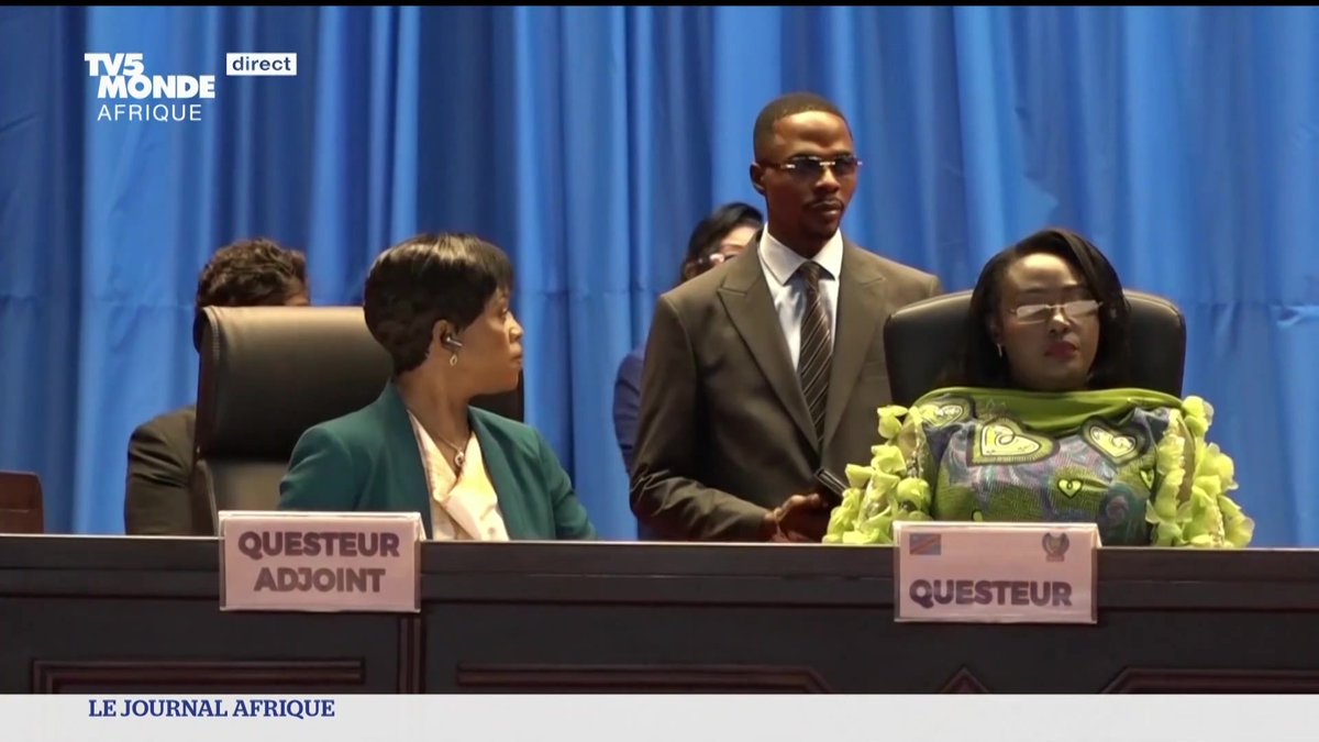 C'est du jamais vu en RDC. Le jour de la rentrée parlementaire secoué par une vague de pétition contre les Présidents de l'assemblée nationale et du Sénat. Vital Kamhere a choisi de demander pardon plutôt que le bras de fer.