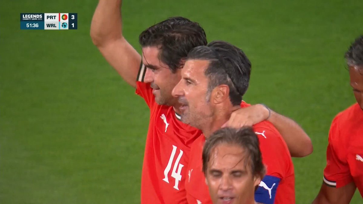 53 yaşındaki Luis Figo’nun gösteri maçında attığı gol…