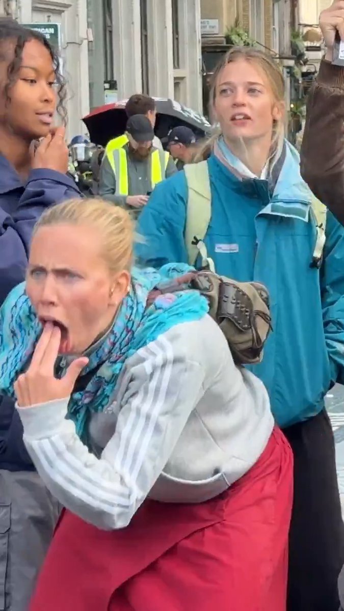 LEFTY MELTDOWN !!!!!! Someone get this woman help !