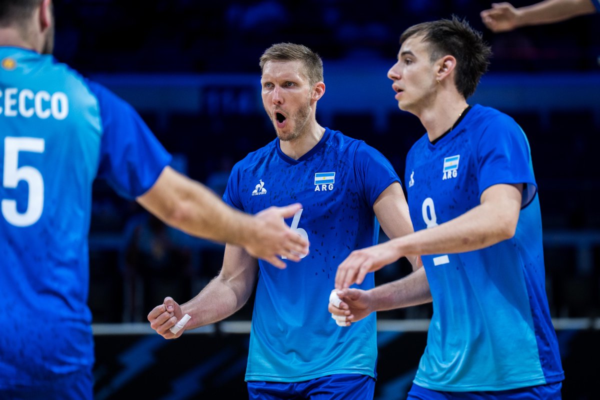 #Philippines2025: ARGENTINA 🇦🇷 3-1 🇰🇷 KOREA Argentina battled past Korea in four sets, with Kukartsev scoring 21 points and Vicentin adding 20 to edge them closer to the Round of 16 🔥 📺 Watch all the action LIVE on VBTV: 🏐 #Volleyball #MWCH