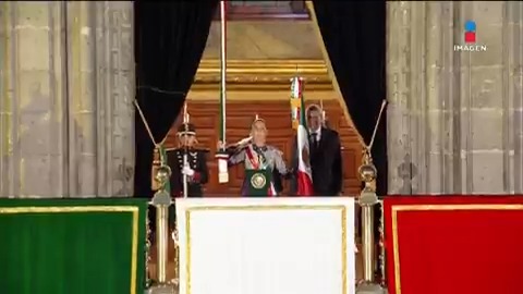 Claudia Sheinbaum Pardo hizo historia al convertirse en la primera mujer en encabezar el Grito de Independencia como presidenta de México.💚🤍❤️ #ExcélsiorDigital #VivaMéxico #15deSeptiembre #GritodeIndependencia #ClaudiaSheinbaum