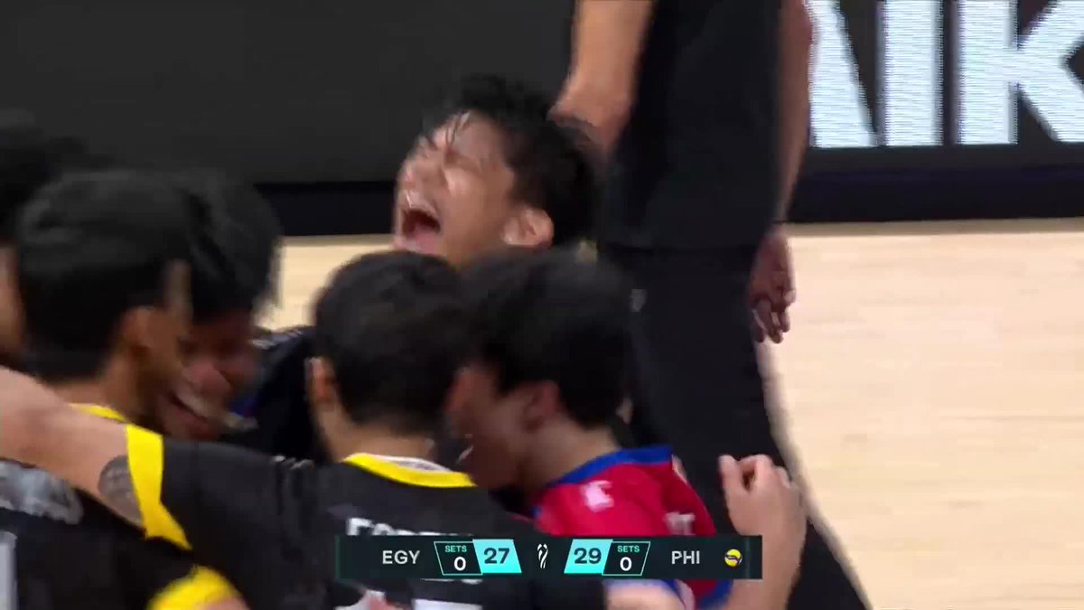 HISTORY IN MOTION 🇵🇭 With Bryan Bagunas and Kim Malabunga igniting the offense, Leo Ordiales caps off the set with a service ace to give Alas Pilipinas the first set win over Egypt in Pool A of the 2025 FIVB Men’s World Championship. #MWCH2025 #Philippines2025 #AlasPilipinas